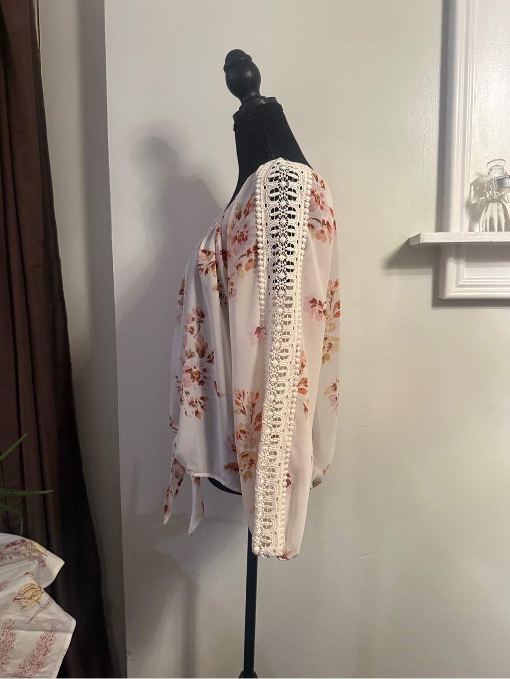 American Rag Cream Floral Tie-Front Boho Blouse - Picture 4 of 10